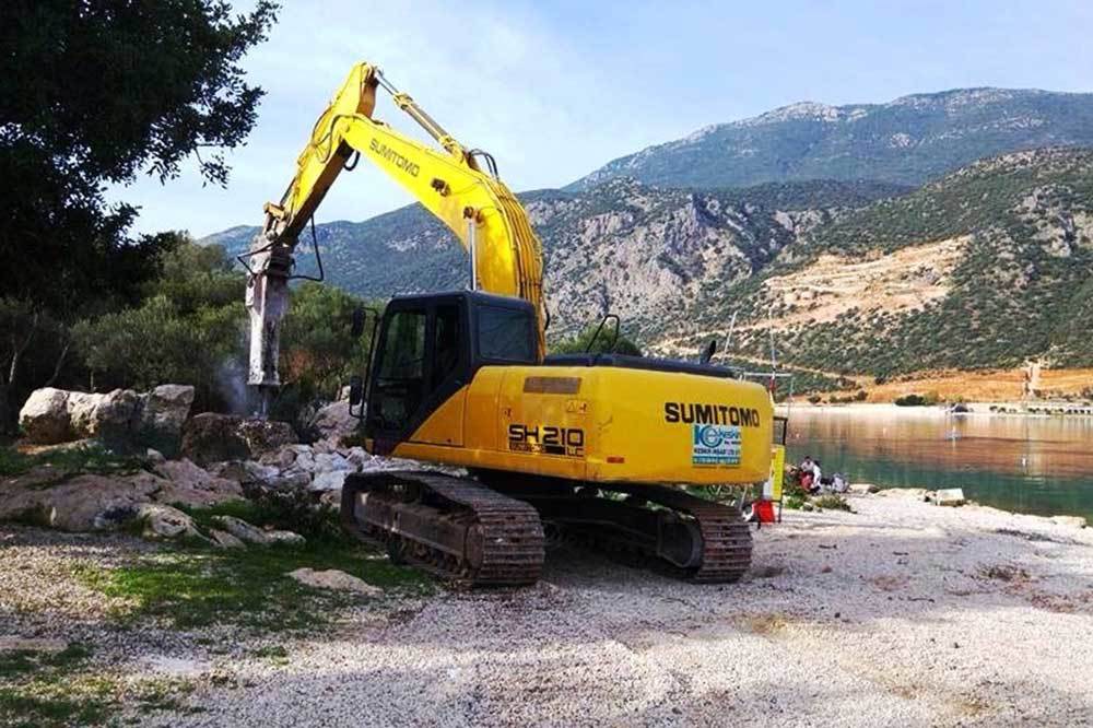 Altı Metrekarelik Büfe Ruhsatıyla Yüzlerce Metre Koy Yağması