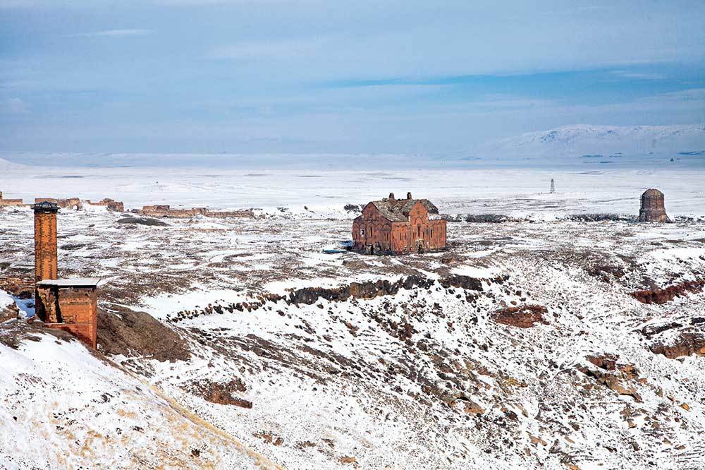 Ani Harabeleri, Hayalet Mabet