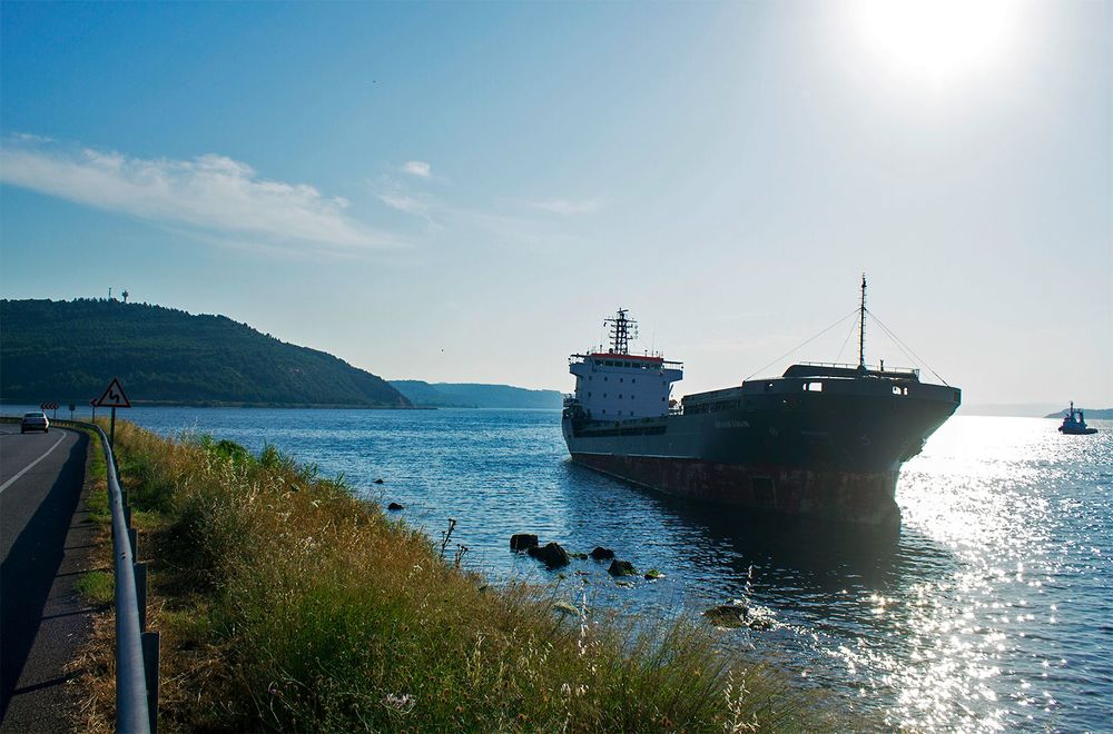 Çanakkale Boğazı'nda Amonyum Sülfat Yüklü Gemi Karaya Oturdu