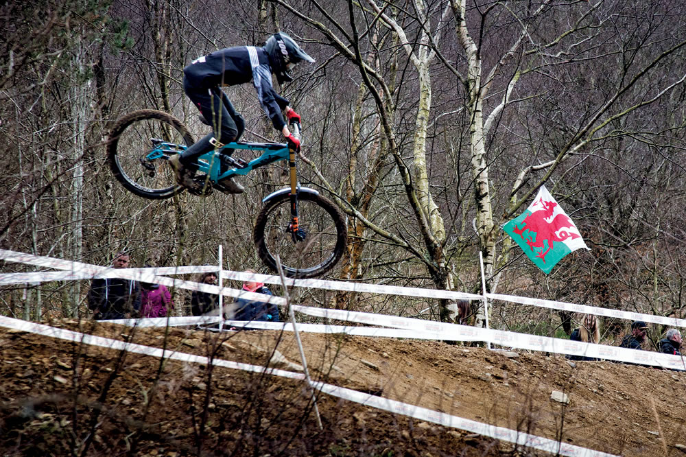 Galler: Arafta Dönen Tekerler