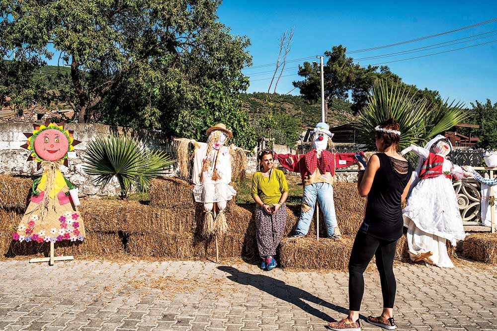 Oyuk Adlı Korkuluk Festivali