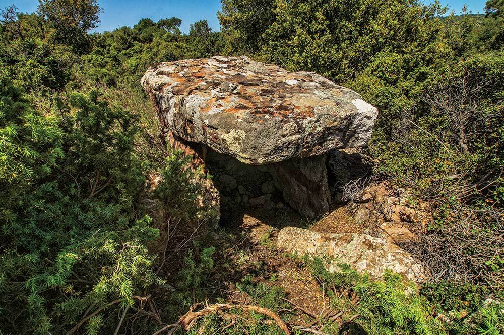 Son Kapaklıkayalar, Dolmenler