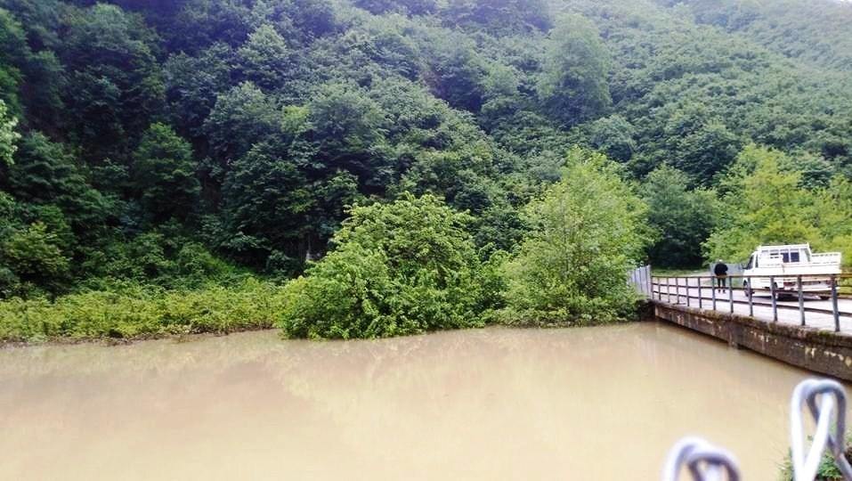 Tek Başına Dev Barajı Yıktı