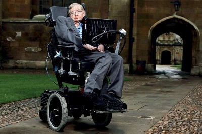Stephan Hawking: Karadeliklerle Konuşan Adam